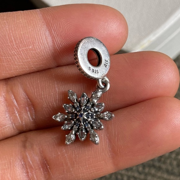 RETIRED PANDORA CHARM SPARKLY CINDERELLA SNOWFLAKE DANGLE CHARM W/ CZ STONES - Picture 5 of 7